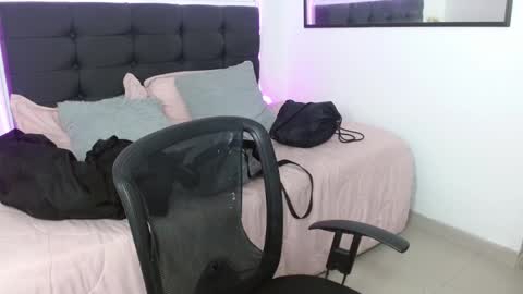 Snapshot of vannesweet_ chatting on February 8, 2026, 11:08 pm vane online show from February 8, 2026, 11:08 pm