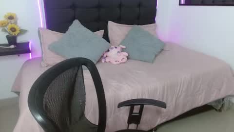 Snapshot of vannesweet_ chatting on February 13, 2026, 9:22 pm vane online show from February 13, 2026, 9:22 pm