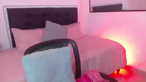 Snapshot of vannesweet_ chatting on February 21, 2026, 10:33 pm vane online show from February 21, 2026, 10:33 pm