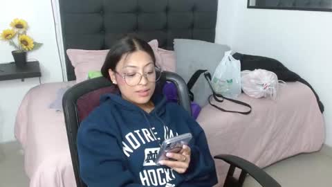 Snapshot of vannesweet_ chatting on February 22, 2026, 7:34 pm vane online show from February 22, 2026, 7:34 pm