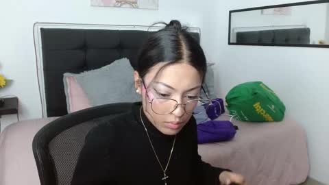 Snapshot of vannesweet_ chatting on February 25, 2026, 8:18 pm vane online show from February 25, 2026, 8:18 pm