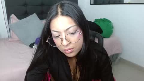 Snapshot of vannesweet_ chatting on March 1, 2026, 9:17 pm vane online show from March 1, 2026, 9:17 pm