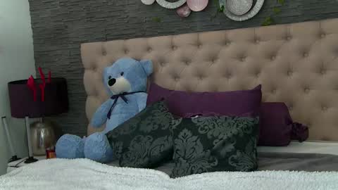 Vanessa online show from January 18, 2026, 8:23 pm