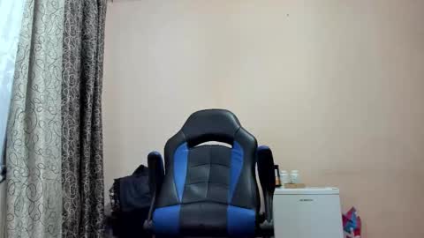 vano_822 online show from February 1, 2026, 9:35 pm