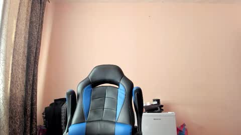 vano_822 online show from February 18, 2026, 10:22 am