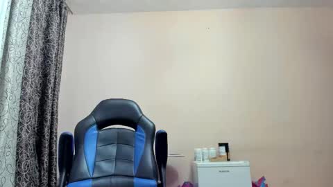 vano_822 online show from March 2, 2026, 9:32 pm