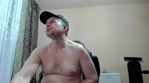 Snapshot of vano_822 chatting on May 14, 2026, 6:37 pm vano_822 online show from May 14, 2026, 6:37 pm