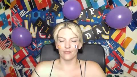 Snapshot of vanrey_ chatting on July 14, 2026, 10:43 am Vanessa online show from July 14, 2026, 10:43 am