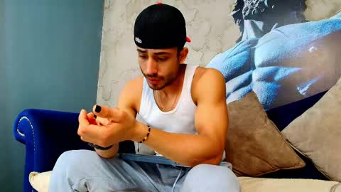 Snapshot of vans_ross chatting on April 21, 2026, 1:50 pm Vans Ross online show from April 21, 2026, 1:50 pm