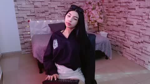 Snapshot of vanse_lust chatting on December 4, 2024, 8:29 pm Karuna online show from December 4, 2024, 8:29 pm