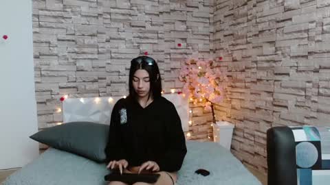 Snapshot of vanse_lust chatting on December 5, 2024, 2:42 am Karuna online show from December 5, 2024, 2:42 am