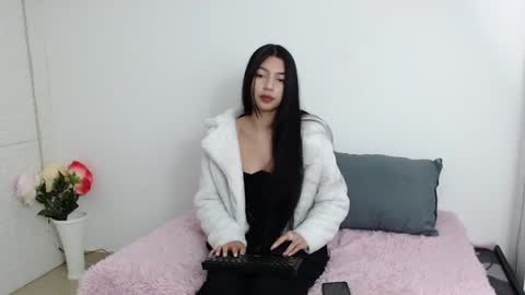 Snapshot of vanse_lust chatting on January 28, 2025, 3:47 am Karuna online show from January 28, 2025, 3:47 am