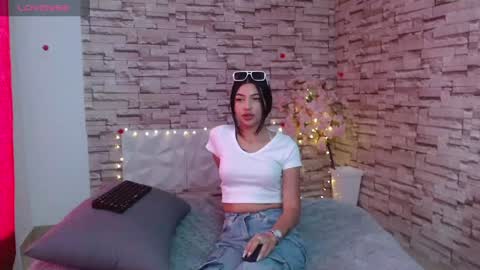 Snapshot of vanse_lust chatting on February 4, 2025, 9:10 pm Karuna online show from February 4, 2025, 9:10 pm