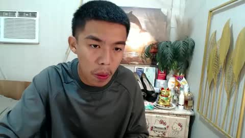 vanxxx2005 online show from February 23, 2025, 5:18 pm