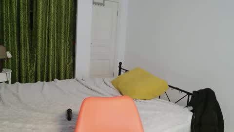 vaolietkat online show from March 17, 2026, 6:39 am