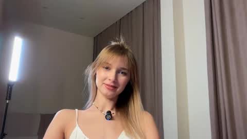 Snapshot of variety_moments chatting on November 21, 2025, 4:05 pm Heeeeey Im Hanna the art of tease online show from November 21, 2025, 4:05 pm