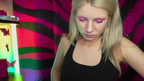 Snapshot of vasya_sylvia chatting on July 19, 2026, 11:36 am Vasya Sylvia online show from July 19, 2026, 11:36 am