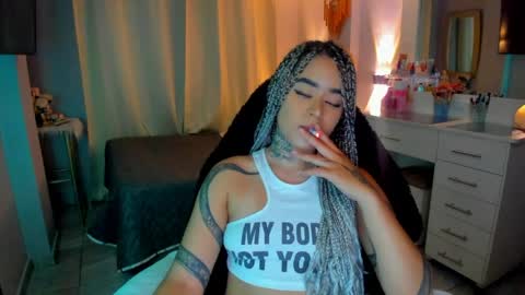 Vayolett Bass online show from April 2, 2026, 8:23 am