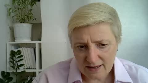 vea_motty online show from April 10, 2026, 1:16 pm