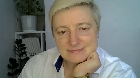 Snapshot of vea_motty chatting on April 27, 2026, 3:54 pm vea_motty online show from April 27, 2026, 3:54 pm