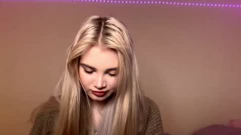 Monika online show from November 26, 2025, 5:36 pm