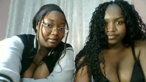 Snapshot of vee_quest chatting on June 14, 2026, 6:10 pm vee_quest online show from June 14, 2026, 6:10 pm