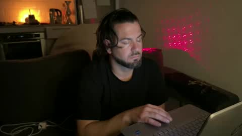 VeeDeeDuo online show from April 24, 2026, 9:56 am