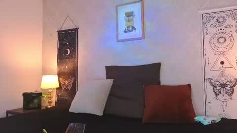 Snapshot of veesimons_dh chatting on July 9, 2026, 7:51 pm Vee Simons online show from July 9, 2026, 7:51 pm