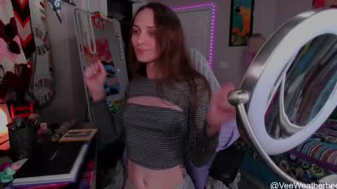 Snapshot of veeweatherbee chatting on May 12, 2026, 12:41 am Violet Weatherbee online show from May 12, 2026, 12:41 am