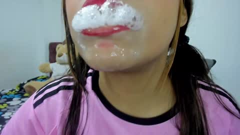 Snapshot of veky_saliva01 chatting on January 18, 2025, 6:43 pm camila online show from January 18, 2025, 6:43 pm