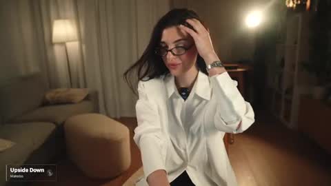 Snapshot of velavelle chatting on August 5, 2026, 8:33 pm Try to unlock online show from August 5, 2026, 8:33 pm