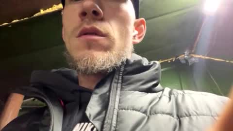 velikiyotecmaxim87 online show from November 11, 2025, 7:14 pm