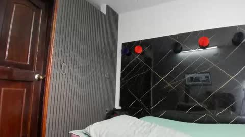 Snapshot of vellotouch chatting on January 6, 2026, 7:39 pm Vello online show from January 6, 2026, 7:39 pm