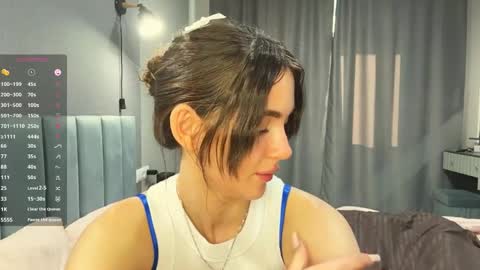 Snapshot of veluxe chatting on May 18, 2026, 3:07 pm Nia online show from May 18, 2026, 3:07 pm