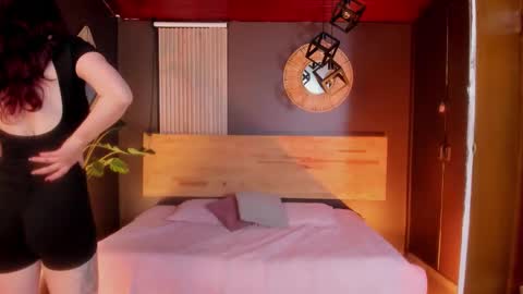 Snapshot of velvet_dreams_ chatting on February 13, 2026, 12:23 pm Isabella online show from February 13, 2026, 12:23 pm