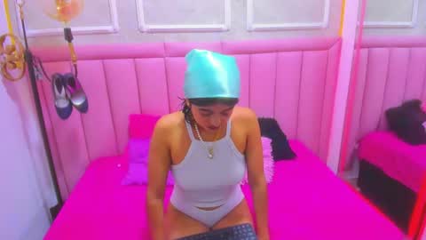 Snapshot of velvet_giirll chatting on July 2, 2026, 3:51 pm velvet_giirll online show from July 2, 2026, 3:51 pm