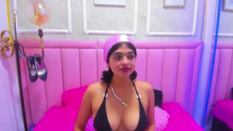 Snapshot of velvet_giirll chatting on July 8, 2026, 1:04 pm velvet_giirll online show from July 8, 2026, 1:04 pm