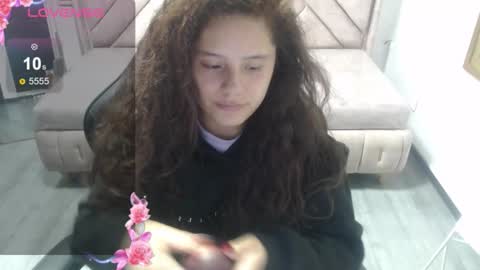 velvet_moon_v online show from February 18, 2026, 7:54 pm