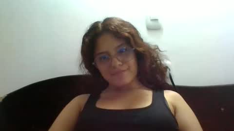 Snapshot of velvet_moon_v chatting on May 26, 2026, 2:18 am velvet_moon_v online show from May 26, 2026, 2:18 am