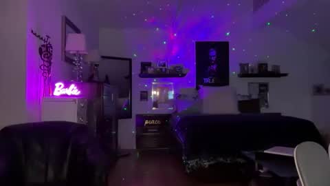 VelvetBarbie online show from March 4, 2026, 1:33 am