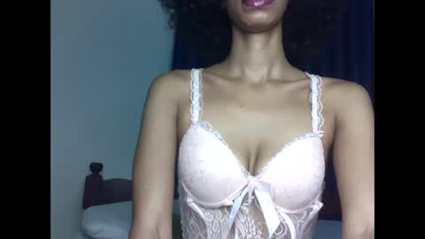 velvetbrownn online show from April 14, 2026, 2:06 am