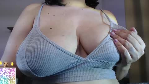 Snapshot of velvetcrystal chatting on June 6, 2026, 12:38 am Crystal PVT OPEN online show from June 6, 2026, 12:38 am