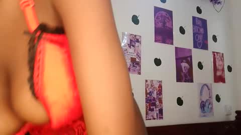 Snapshot of velvetdesiree chatting on June 2, 2026, 4:36 am velvetdesiree online show from June 2, 2026, 4:36 am