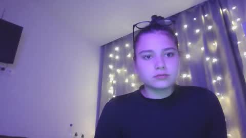 Snapshot of velveted_ivy chatting on October 29, 2025, 4:42 pm velveted_ivy online show from October 29, 2025, 4:42 pm