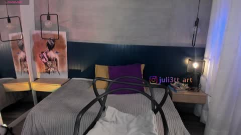 Snapshot of velvettease_ chatting on May 5, 2026, 1:19 pm velvettease_ online show from May 5, 2026, 1:19 pm