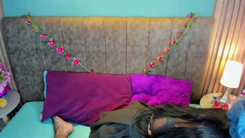 velvettnova online show from August 9, 2026, 4:28 am