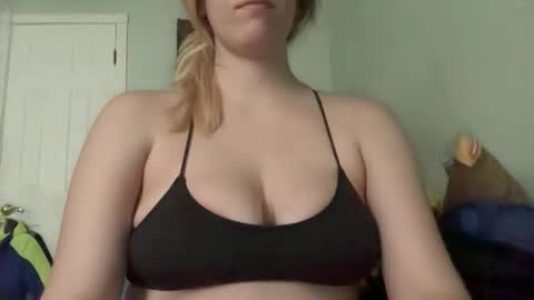 velvetvixen124 online show from November 4, 2025, 7:35 pm