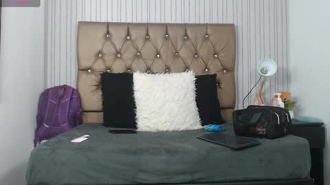 Snapshot of veneno_hot chatting on February 4, 2025, 2:10 pm veneno hot online show from February 4, 2025, 2:10 pm