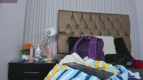 Snapshot of veneno_hot chatting on February 14, 2025, 12:57 pm veneno hot online show from February 14, 2025, 12:57 pm