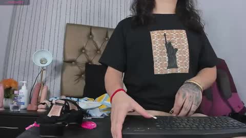 Snapshot of veneno_hot chatting on February 15, 2025, 12:33 pm veneno hot online show from February 15, 2025, 12:33 pm